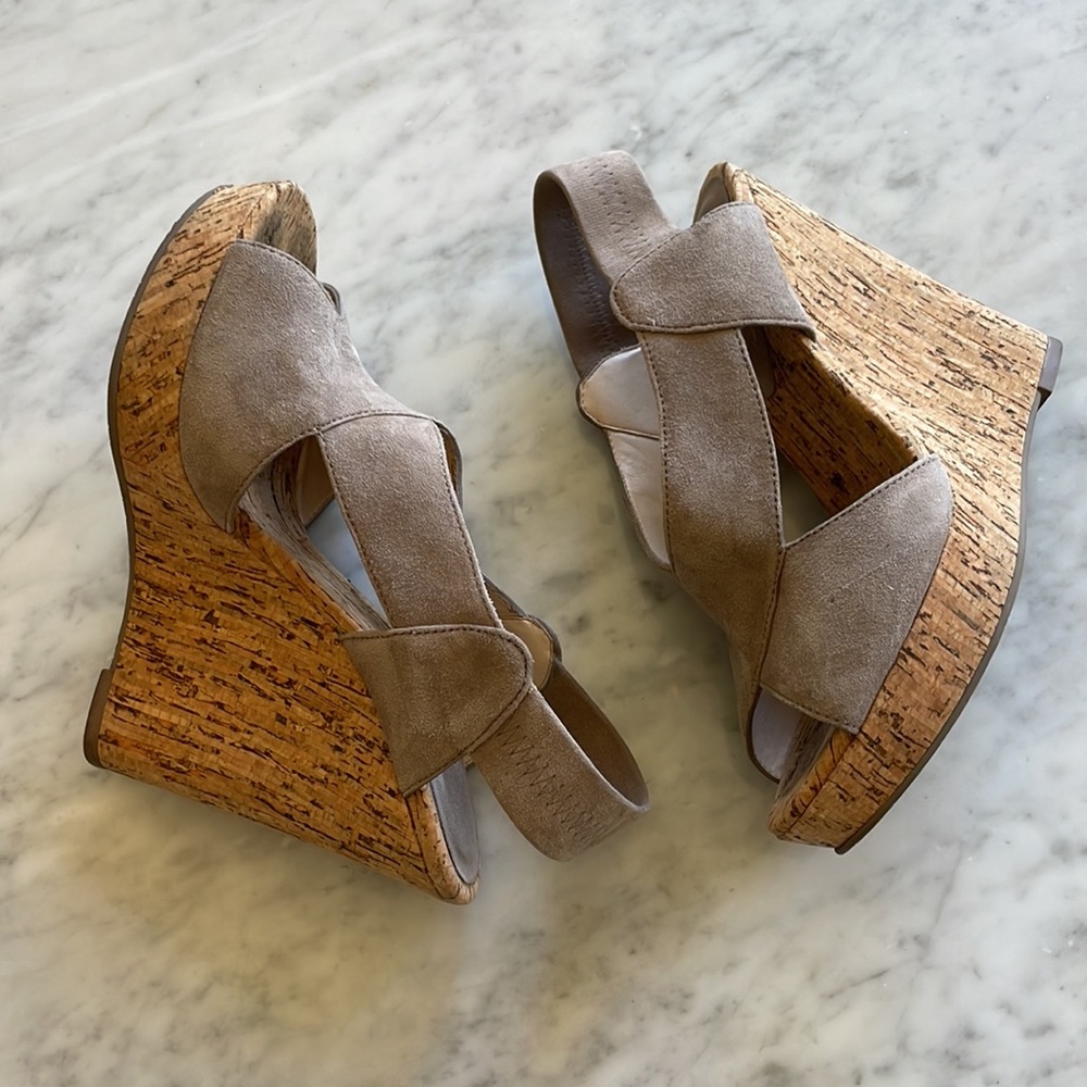 Pelle Moda Dana Wedges - Picture 2 of 7